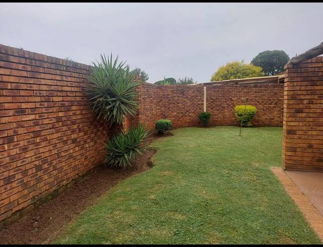 3 BEDROOM SIMPLEX FOR SALE IN VANDERBIJLPARK CE 3